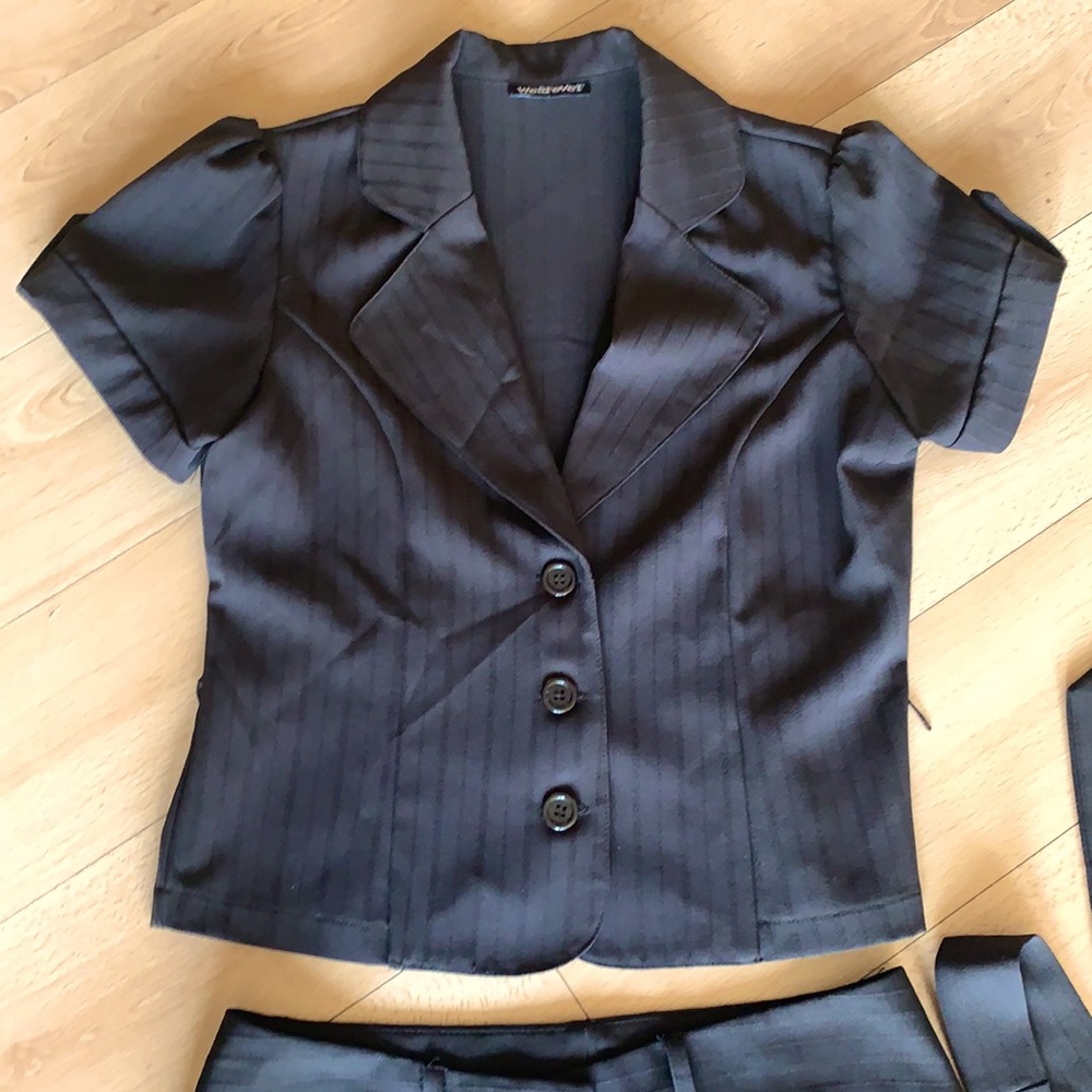 Pantsuit - Picture 2 of 7
